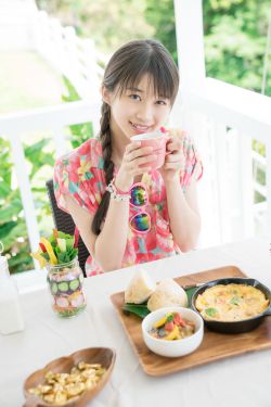 丰满的女邻居三级